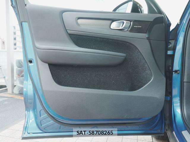 Volvo XC40 2021-09 8338410-23