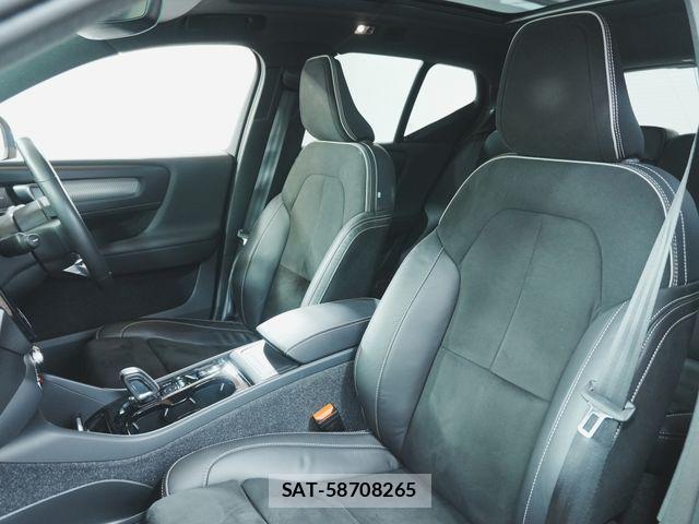 Volvo XC40 2021-09 8338410-24