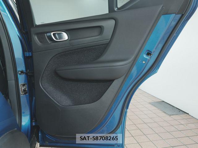 Volvo XC40 2021-09 8338410-25