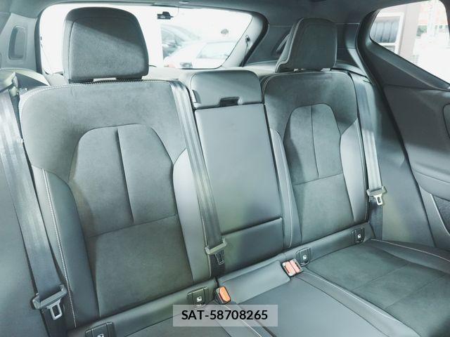 Volvo XC40 2021-09 8338410-26