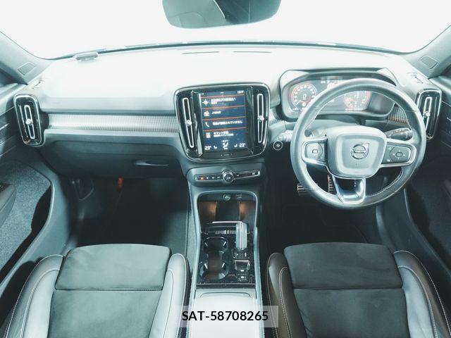 Volvo XC40 2021-09 8338410-5