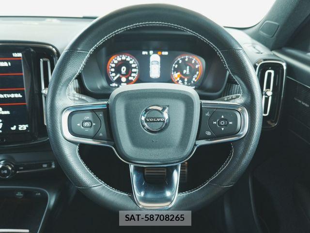 Volvo XC40 2021-09 8338410-6