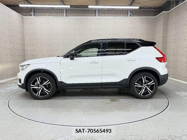 Volvo XC40 2022-04 8338405-9