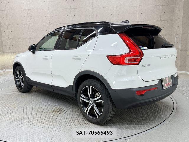 Volvo XC40 2022-04 8338405-10