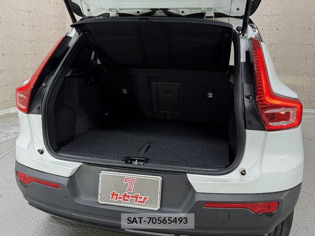 Volvo XC40 2022-04 8338405-12