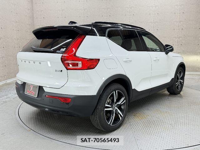 Volvo XC40 2022-04 8338405-1