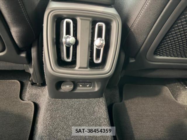 Volvo XC40 2025-04 8338404-11