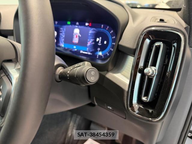 Volvo XC40 2025-04 8338404-15