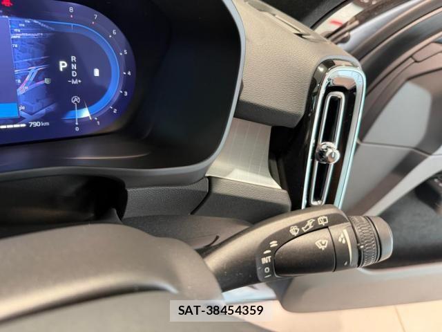 Volvo XC40 2025-04 8338404-16