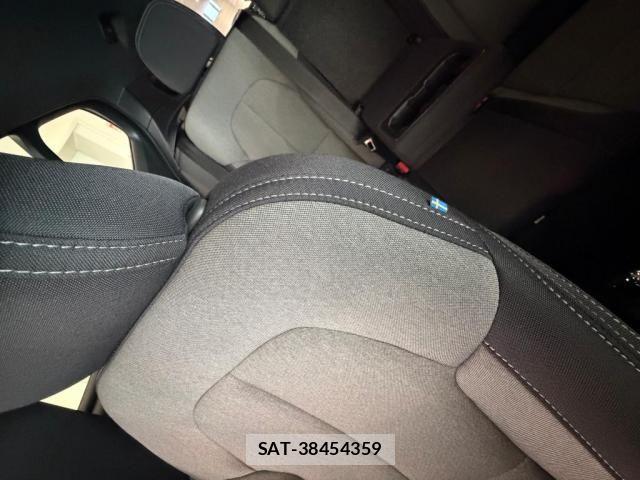 Volvo XC40 2025-04 8338404-19