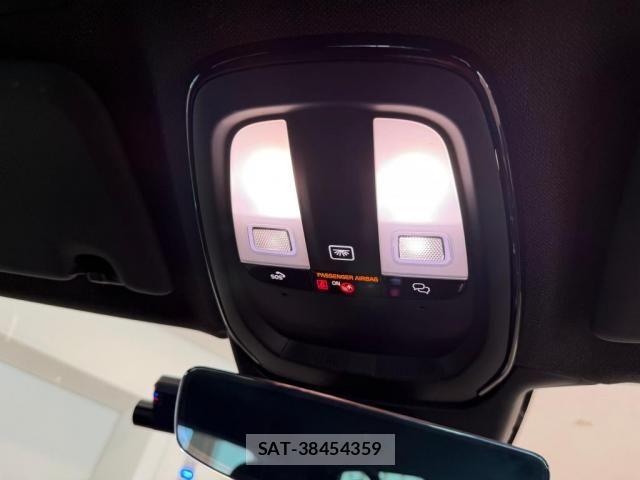 Volvo XC40 2025-04 8338404-26