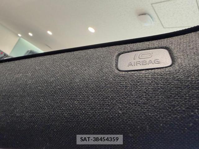 Volvo XC40 2025-04 8338404-27