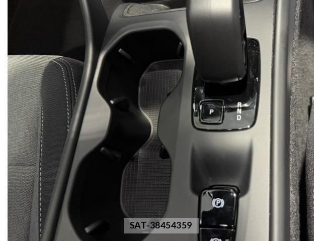 Volvo XC40 2025-04 8338404-7