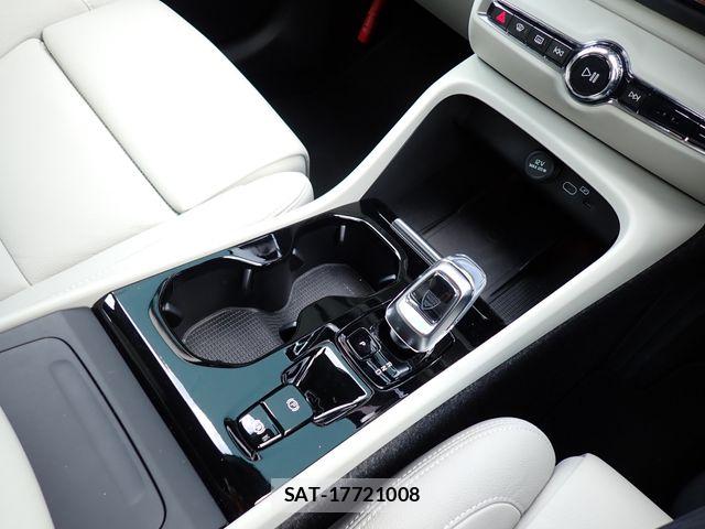 Volvo XC40 2024-09 8338406-18