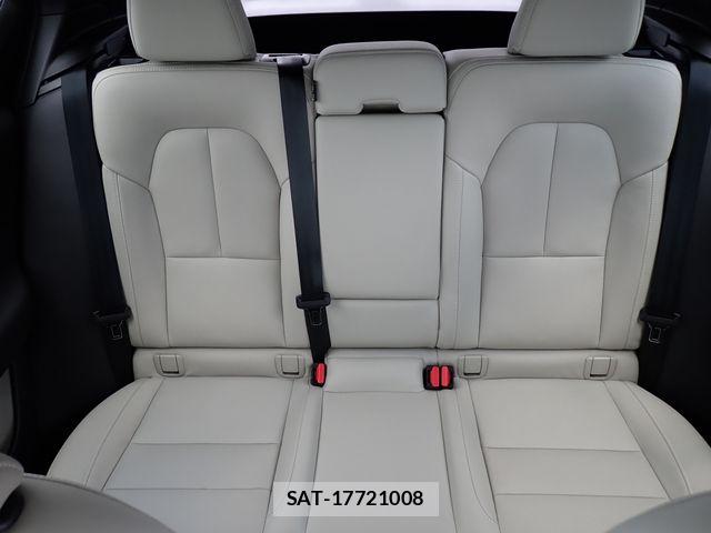 Volvo XC40 2024-09 8338406-24