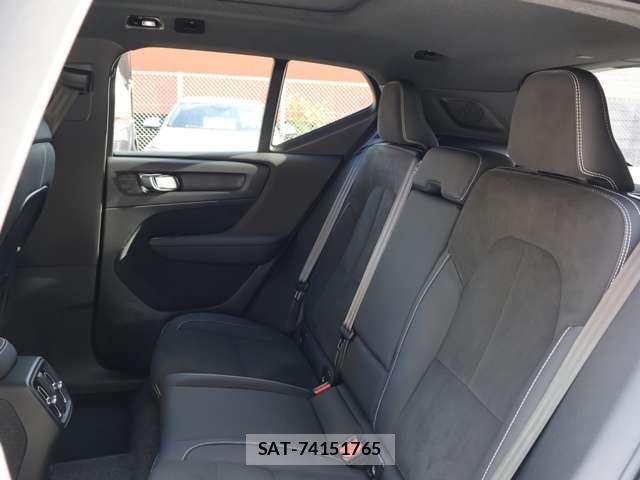 Volvo XC40 2023-05 8353780-9
