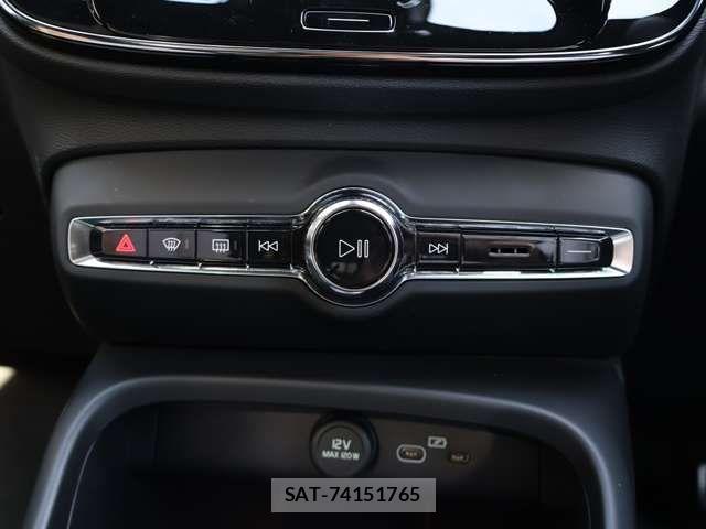 Volvo XC40 2023-05 8353780-18