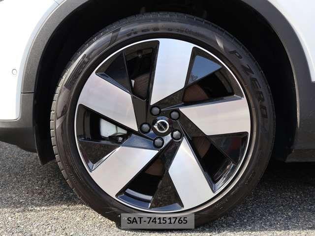 Volvo XC40 2023-05 8353780-1