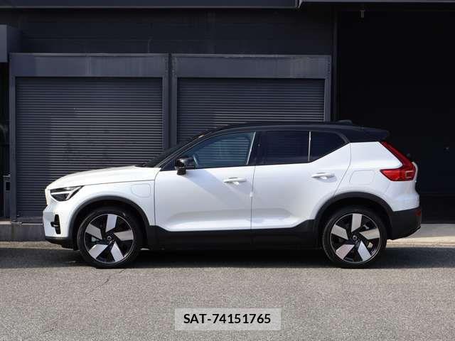 Volvo XC40 2023-05 8353780-5