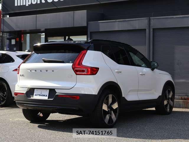 Volvo XC40 2023-05 8353780-6