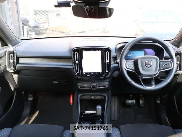 Volvo XC40 2023-05 8353780-8