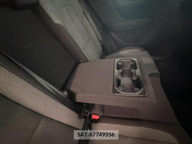 Volvo XC40 2023-05 8353779-11