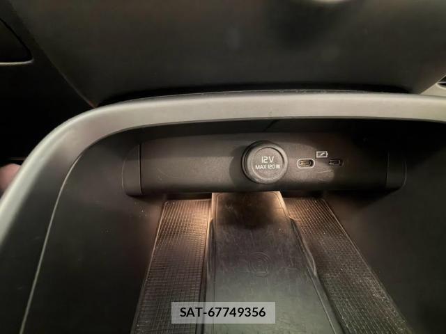 Volvo XC40 2023-05 8353779-26