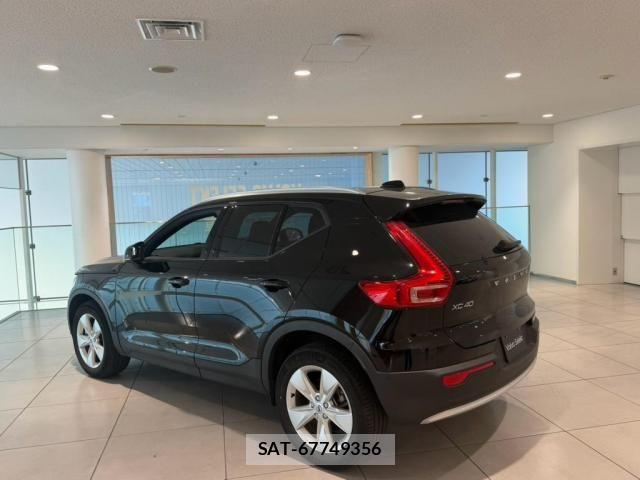 Volvo XC40 2023-05 8353779-2