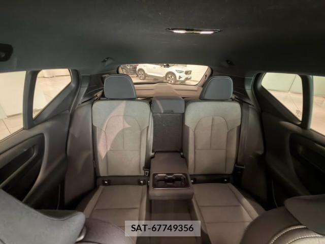 Volvo XC40 2023-05 8353779-4