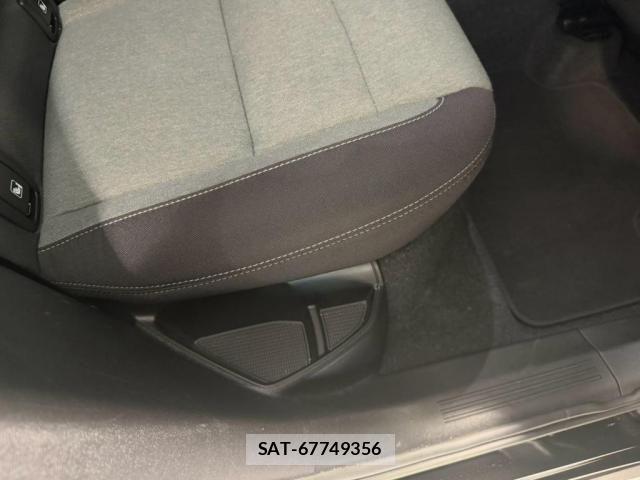 Volvo XC40 2023-05 8353779-6