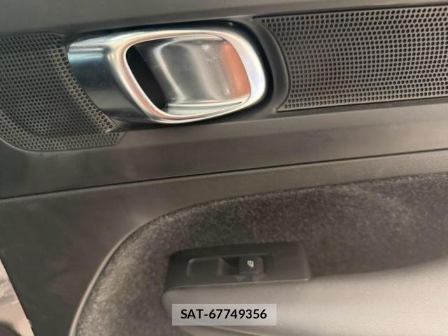 Volvo XC40 2023-05 8353779-8