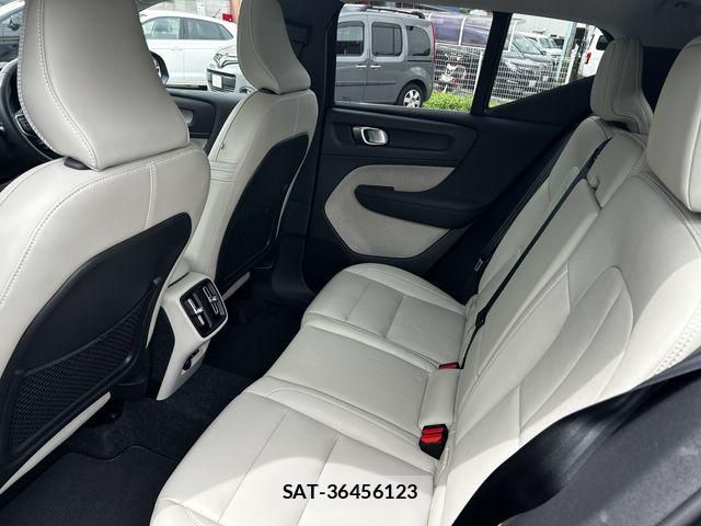 Volvo XC40 2020-11 8369640-10