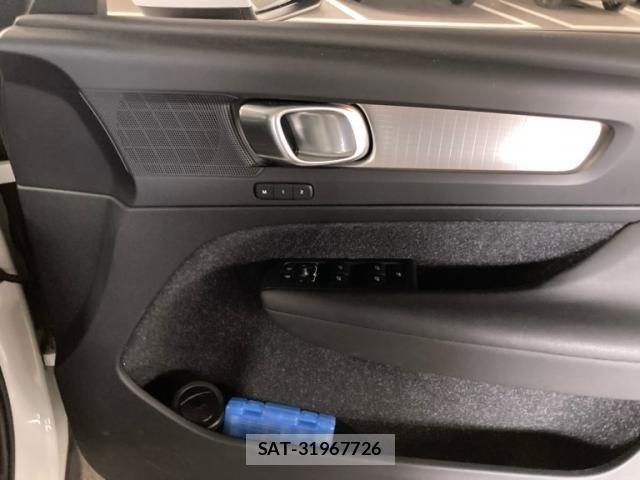 Volvo XC40 2019-04 8369639-9