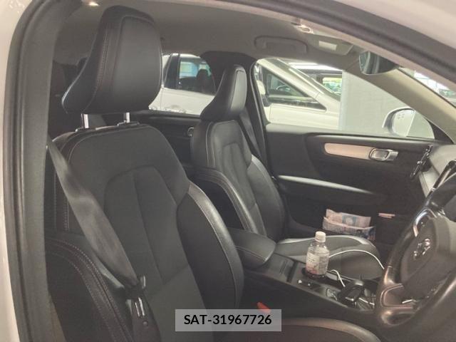 Volvo XC40 2019-04 8369639-6