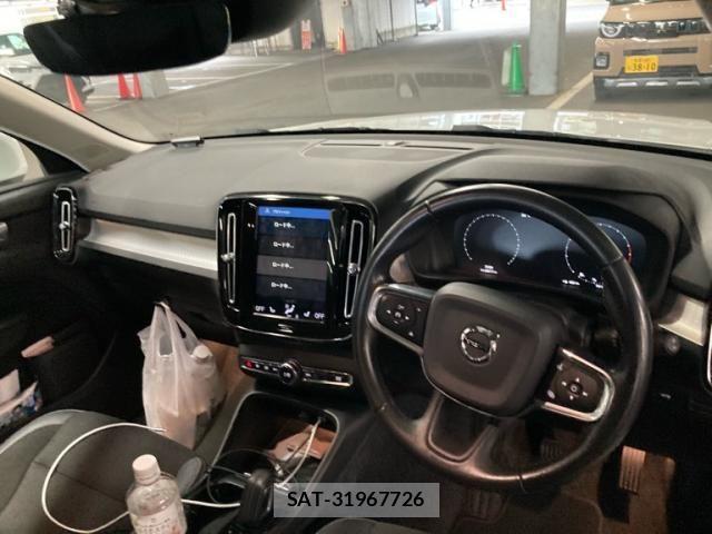 Volvo XC40 2019-04 8369639-8