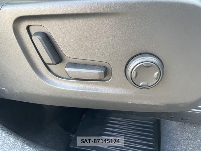 Volvo XC40 2022-03 8369638-15