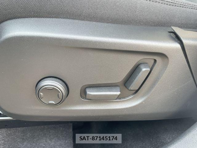 Volvo XC40 2022-03 8369638-16