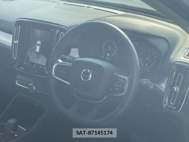 Volvo XC40 2022-03 8369638-17