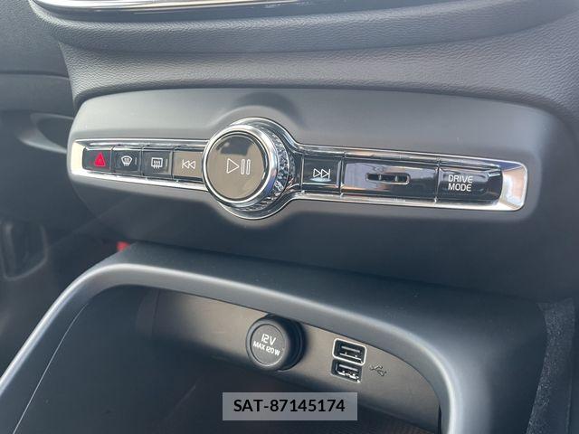 Volvo XC40 2022-03 8369638-20