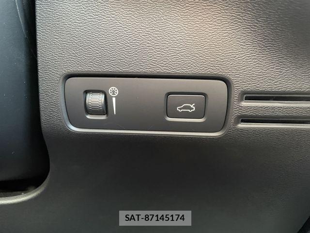 Volvo XC40 2022-03 8369638-22
