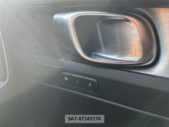 Volvo XC40 2022-03 8369638-23