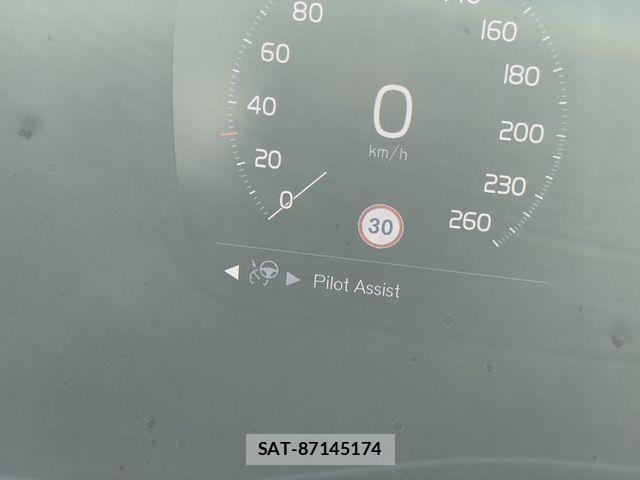 Volvo XC40 2022-03 8369638-27