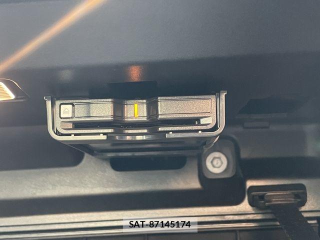Volvo XC40 2022-03 8369638-28