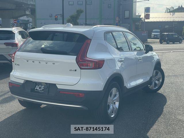 Volvo XC40 2022-03 8369638-4