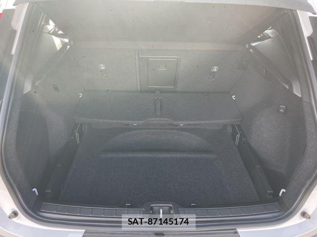 Volvo XC40 2022-03 8369638-7