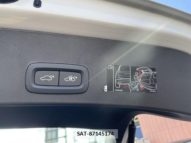 Volvo XC40 2022-03 8369638-8