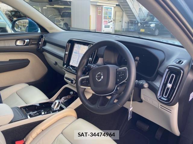Volvo XC40 2022-10 8369636-10