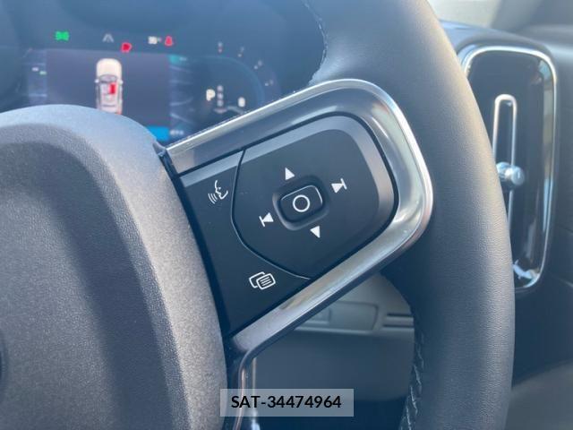 Volvo XC40 2022-10 8369636-12