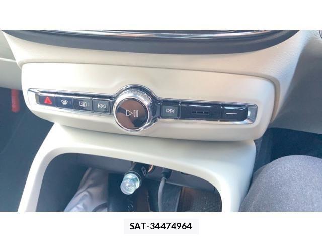 Volvo XC40 2022-10 8369636-15