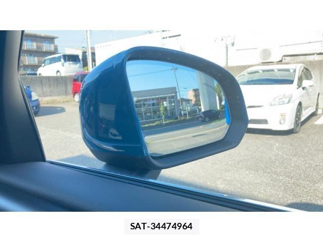 Volvo XC40 2022-10 8369636-18